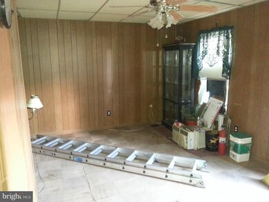 324 S Mont Valla Ave, Hagerstown, MD 21740 - photo 4