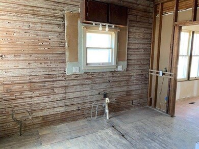 2930 Washington Ave, Parsons, KS 67357 - photo 4