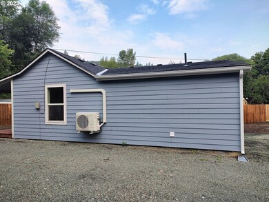211 1/2 S Washington St, Canyon City, OR 97820 - photo 6