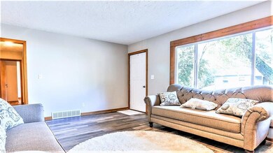 *NEW PICTURE LIVING ROOM WINDOW WITH CUSTOM WOOD S