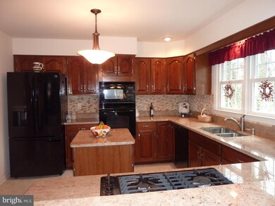 9033 Scott St, Springfield, VA 22153 - photo 5