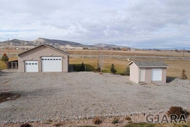 1836 Sq Foot Shop/garage with 12' ceilings and 3/4