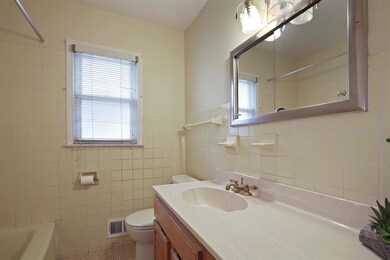 5 Norcroft Rd, Jersey City, NJ 07305 - photo 5
