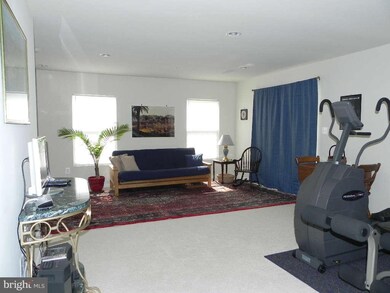 15328 Tewkesbury Place, Upper Marlboro, MD 20774 - photo 3