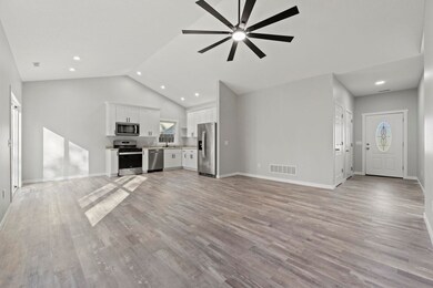 1108 Manahan Dr, Angola, IN 46703 - photo 4