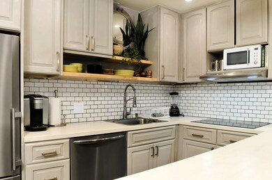 RS03 Full Kitchen 1