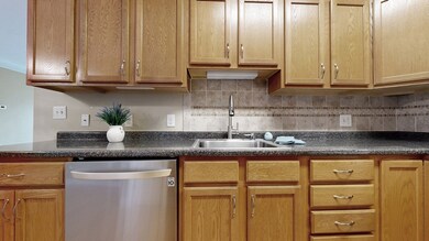 Spicket Commons unit 215, Methuen, MA 01844 - photo 6