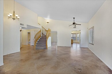 9736 Living rm 2