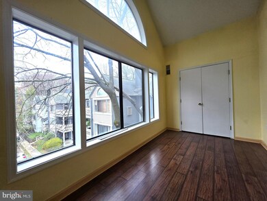 58 Windbrooke Cir, Gaithersburg, MD 20879 - photo 4