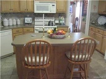 Built-in work island w/ bar