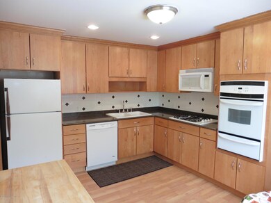 667 Hopping Rd, Belford, NJ 07718 - photo 6