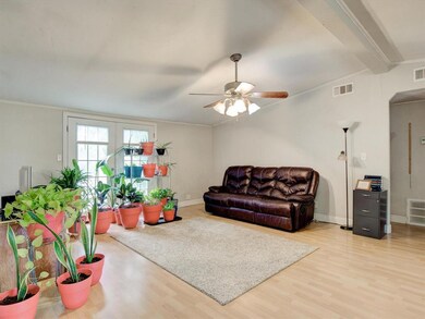 226 Cleveland St, Cleburne, TX 76031 - photo 3