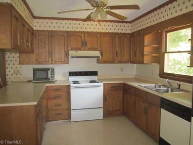 6612 Hinshaw Town Rd, Ramseur, NC 27316 - photo 6