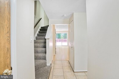 9511 Donnan Castle Ct, Laurel, MD 20723 - photo 2