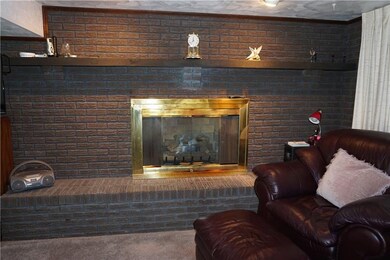 629 Pikeview Dr, Pittsburgh, PA 15239 - photo 3