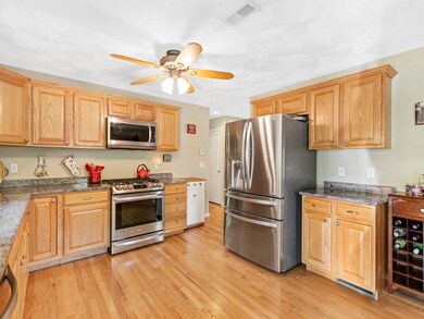 13 Grove Rd, Waltham, MA 02451 - photo 4