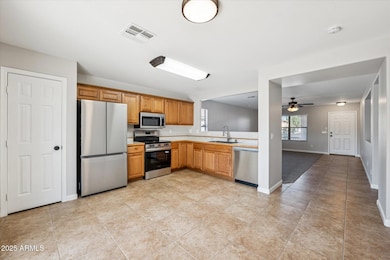 569 W Jardin Loop, Casa Grande, AZ 85122 - photo 5