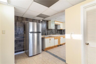 28 Clifford St, Pawtucket, RI 02860 - photo 6