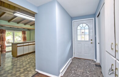 521 Flossmoor Ave, Waukegan, IL 60085 - photo 4