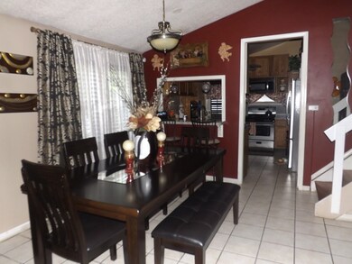 1724 Queens Ct, Carpentersville, IL 60110 - photo 5