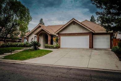 8860 N 10th St, Fresno, CA 93720 - photo 3