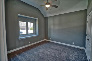 6722 Arapahoe Dr, Shawnee, KS 66226 - photo 6