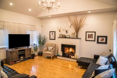 31 Currie Ave, Staten Island, NY 10306 - photo 3