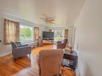 122 Allengate Ave, Pittsfield, MA 01201 - photo 7