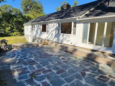 236 Pondview Dr, Springfield, MA 01118 - photo 3