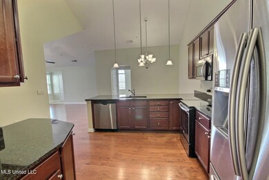 8662 Parkview Oaks Cir, Olive Branch, MS 38654 - photo 6