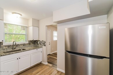 006-photo-kitchen-13722656