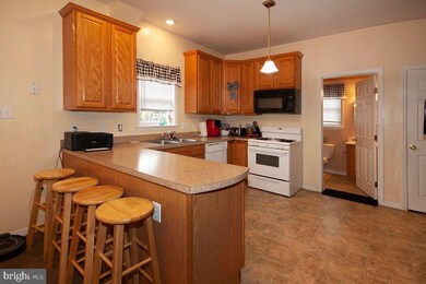 133 W Clayton Ave, Clayton, NJ 08312 - photo 5