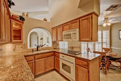 Kitchen - (16)