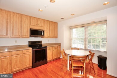 15809 Glacier Ct, North Potomac, MD 20878 - photo 4