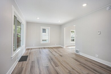 1350 Mayfield Ave NE, Grand Rapids, MI 49505 - photo 4