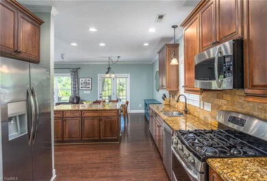 2354 Birch View Dr, High Point, NC 27265 - photo 7