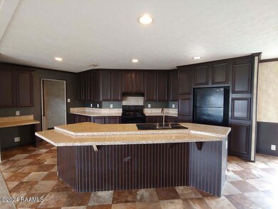 4 Kitchen