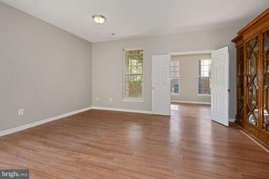 2392 Woodland Pond Ln, Herndon, VA 20171 - photo 6