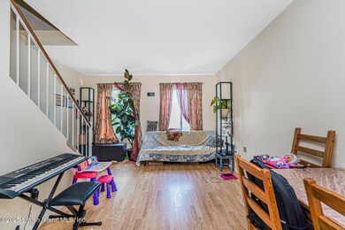 49 Jamie Ln, Staten Island, NY 10312 - photo 5