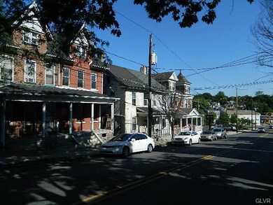 536 Wyandotte St, Bethlehem, PA 18015 - photo 3