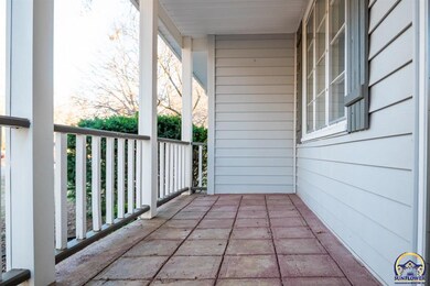 2010 SW Collins Ave, Topeka, KS 66604 - photo 2