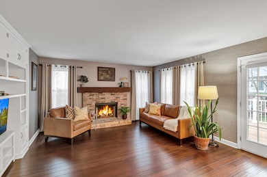 944 Cortney Dr, Carpentersville, IL 60110 - photo 7