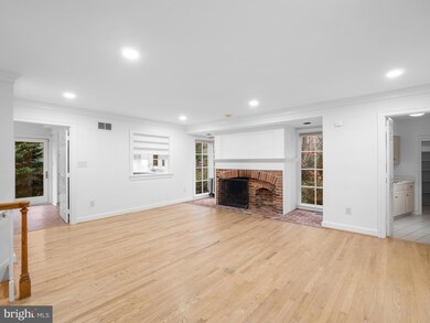 6416 Little Leigh Ct, Cabin John, MD 20818 - photo 2