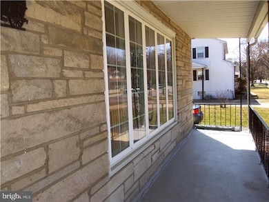 222 Mohican St, Essington, PA 19029 - photo 2