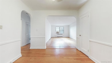 69-40 Yellowstone Blvd unit 407, Forest Hills, NY 11375 - photo 3
