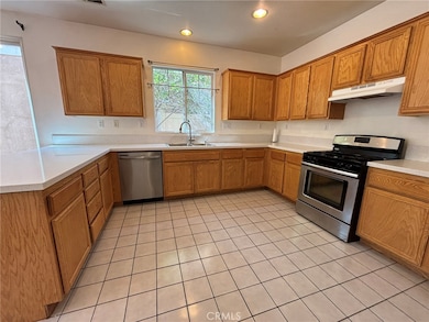 1890 Flint Ct, Riverside, CA 92501 - photo 3