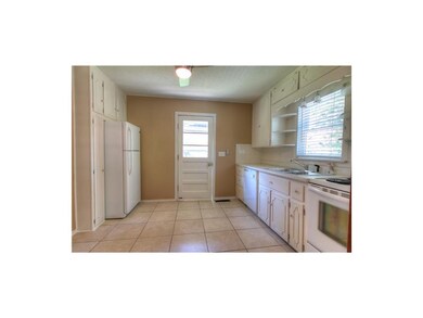 Kitchen, ALL APPLIANCES STAY!  Ceramic tiles, ceil