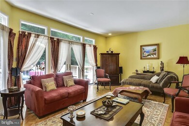 10951 Whiterim Dr, Potomac, MD 20854 - photo 4