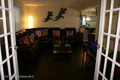 livingRm french doors