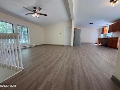 1073 Deer Run E, Bushkill, PA 18324 - photo 4